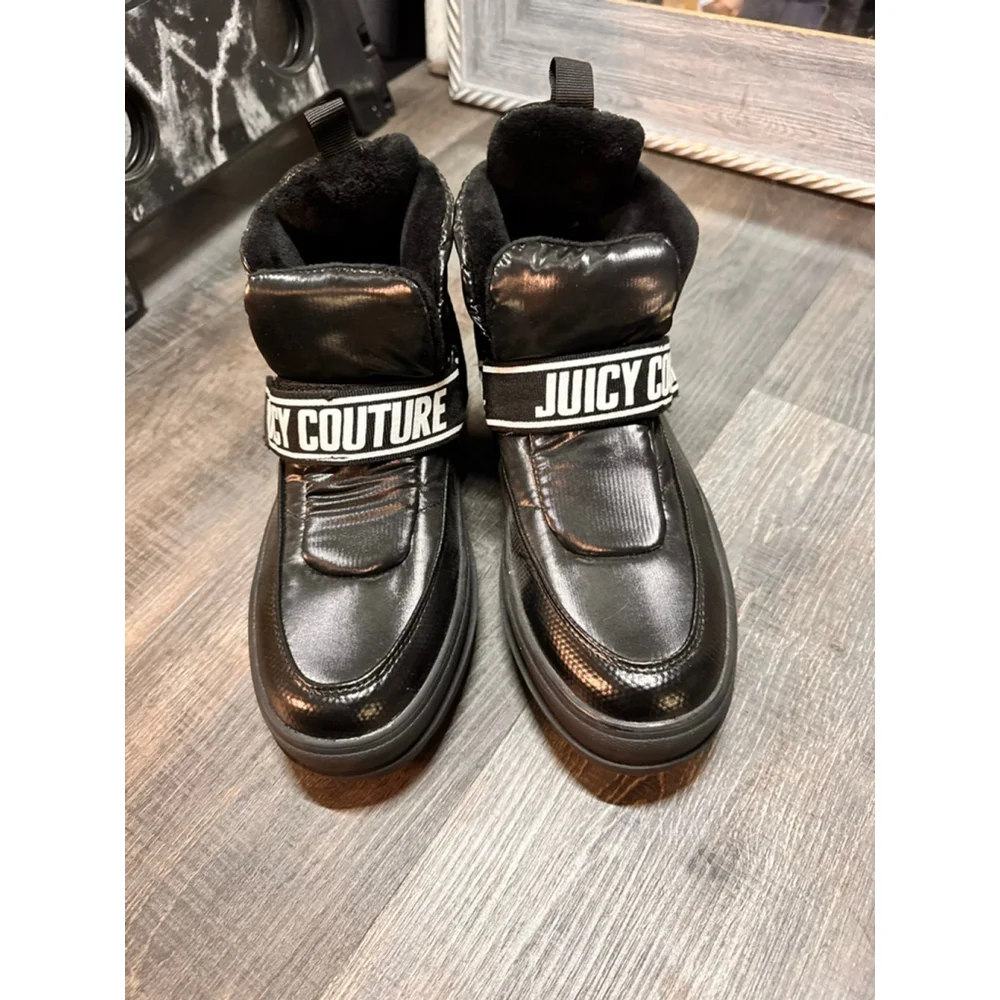 Juicy Couture Veronica‎ logo platform snow boots Size 7
